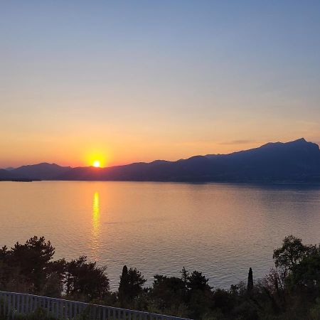 Vila La Maison Sur Mer Torri Del Benaco Exteriér fotografie