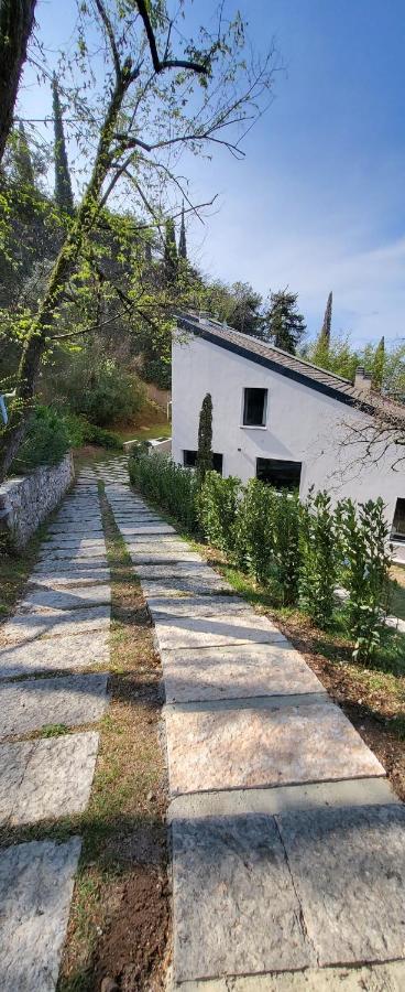 Vila La Maison Sur Mer Torri Del Benaco Exteriér fotografie